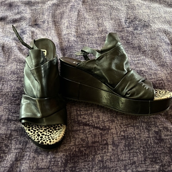 Italian leather sandals - worn 3-4 times!! - Picture 2 of 4